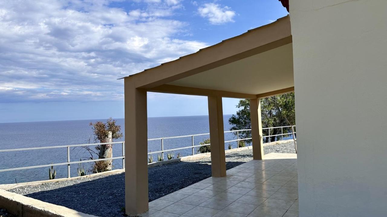 Sfinias Apartments Kali Limenes Exterior photo