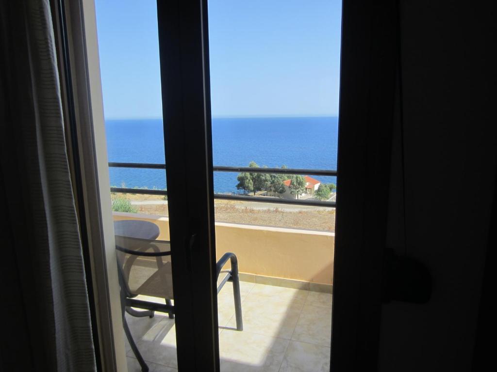 Sfinias Apartments Kali Limenes Room photo