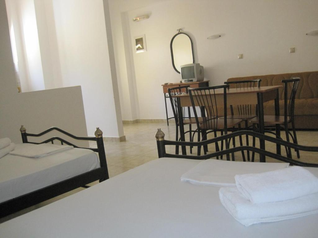 Sfinias Apartments Kali Limenes Room photo