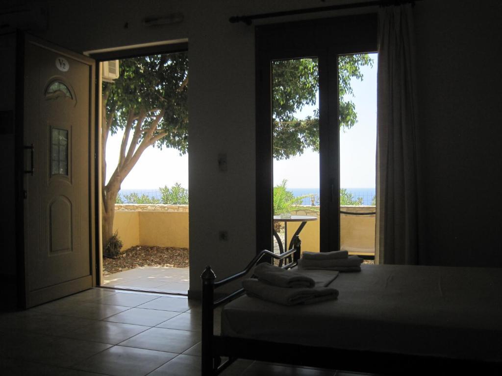 Sfinias Apartments Kali Limenes Room photo